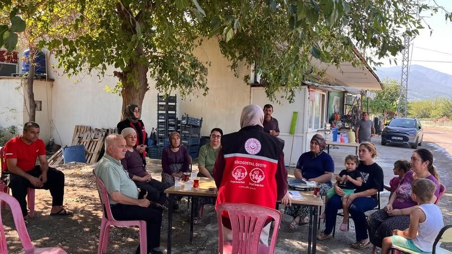 Osmaniye’de Sosyal Hizmet Ekibi Şekerdere’de