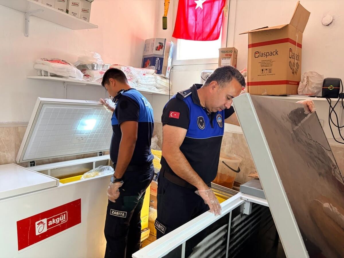 Yumurtalık’ta kasap ve pastanelere sıkı denetim