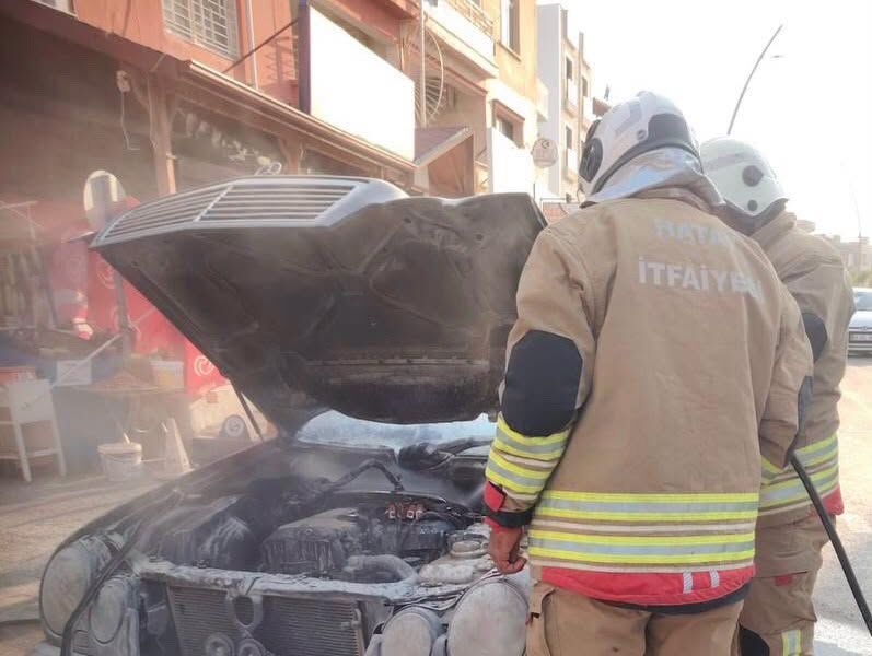 Arsuz ve İskenderun’da Araç Yangınlarına Müdahale