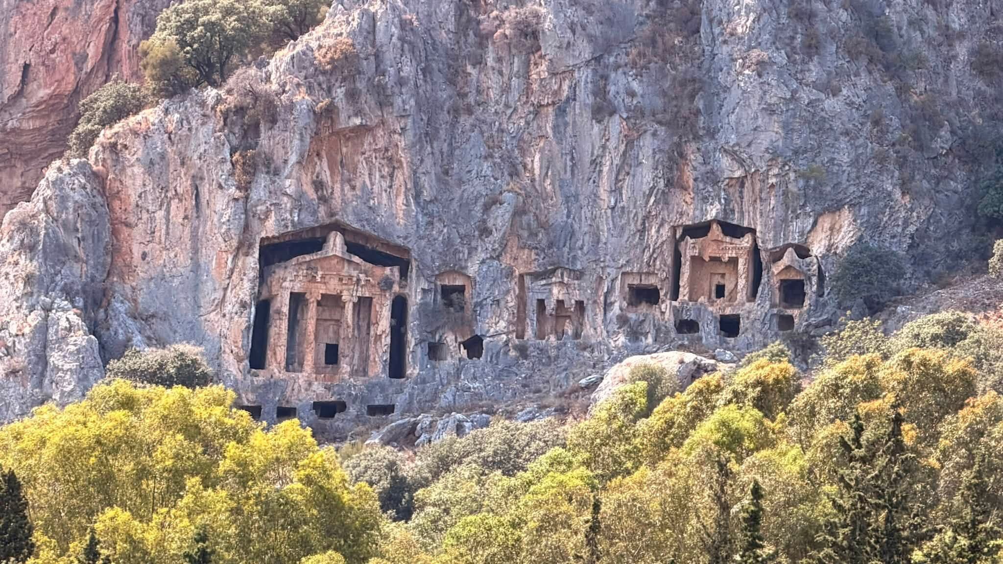 Kaunos Kaya Mezarları binlerce yıllık tarihe ışık tutuyor