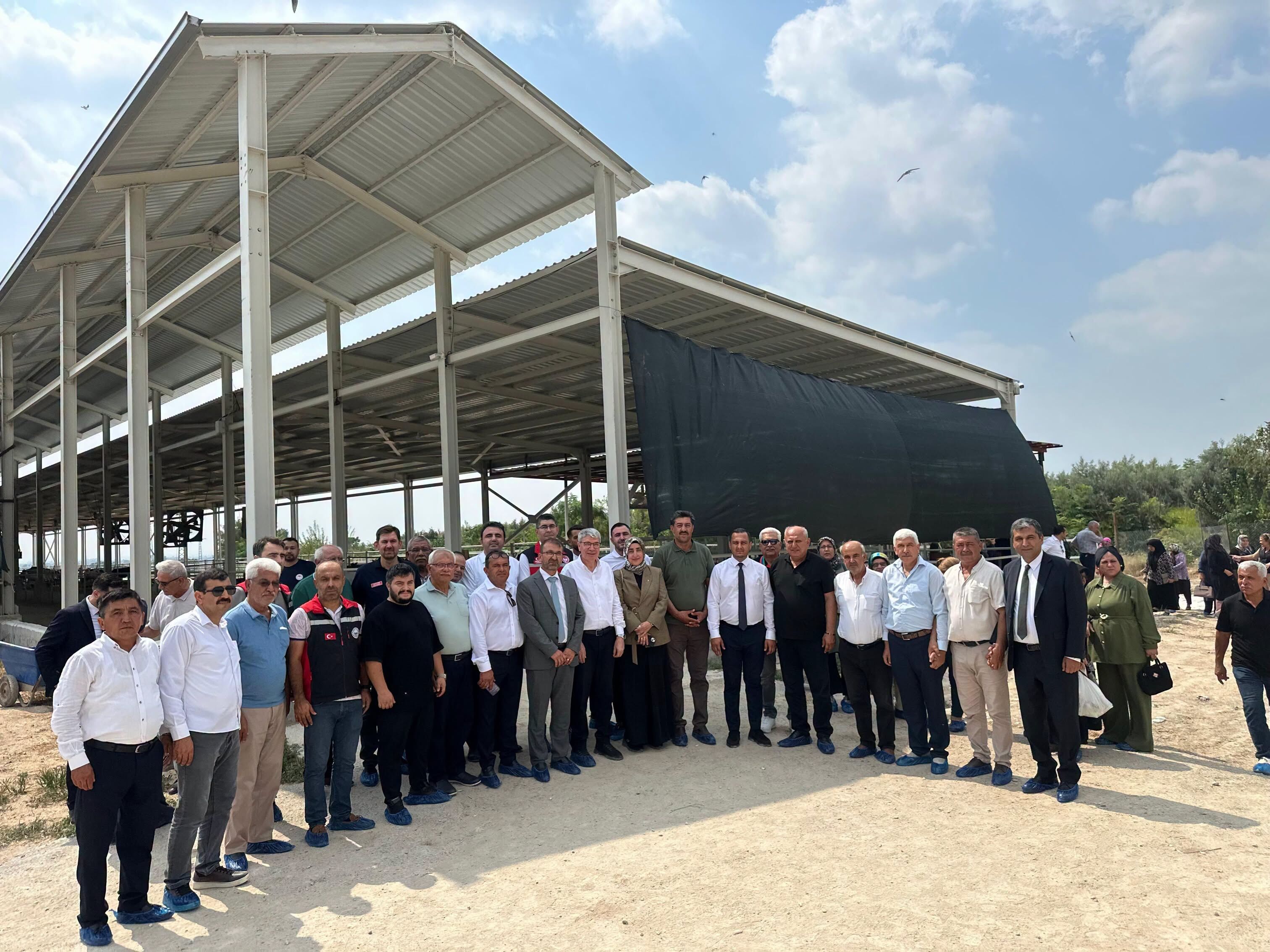 Milletvekili Gülsoy’dan Kadirli’de Hayvan Çiftliği Ziyareti