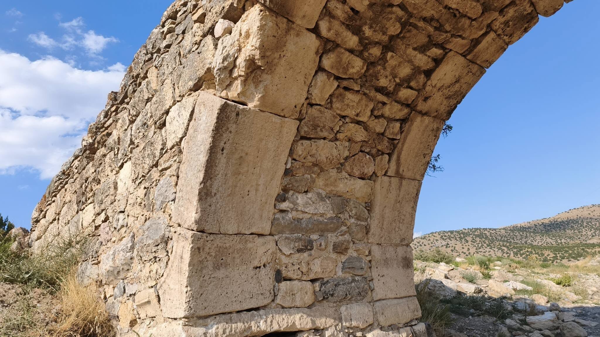 Konya’da Geçmişin İzlerini Taşıyan Tarihi Köprü