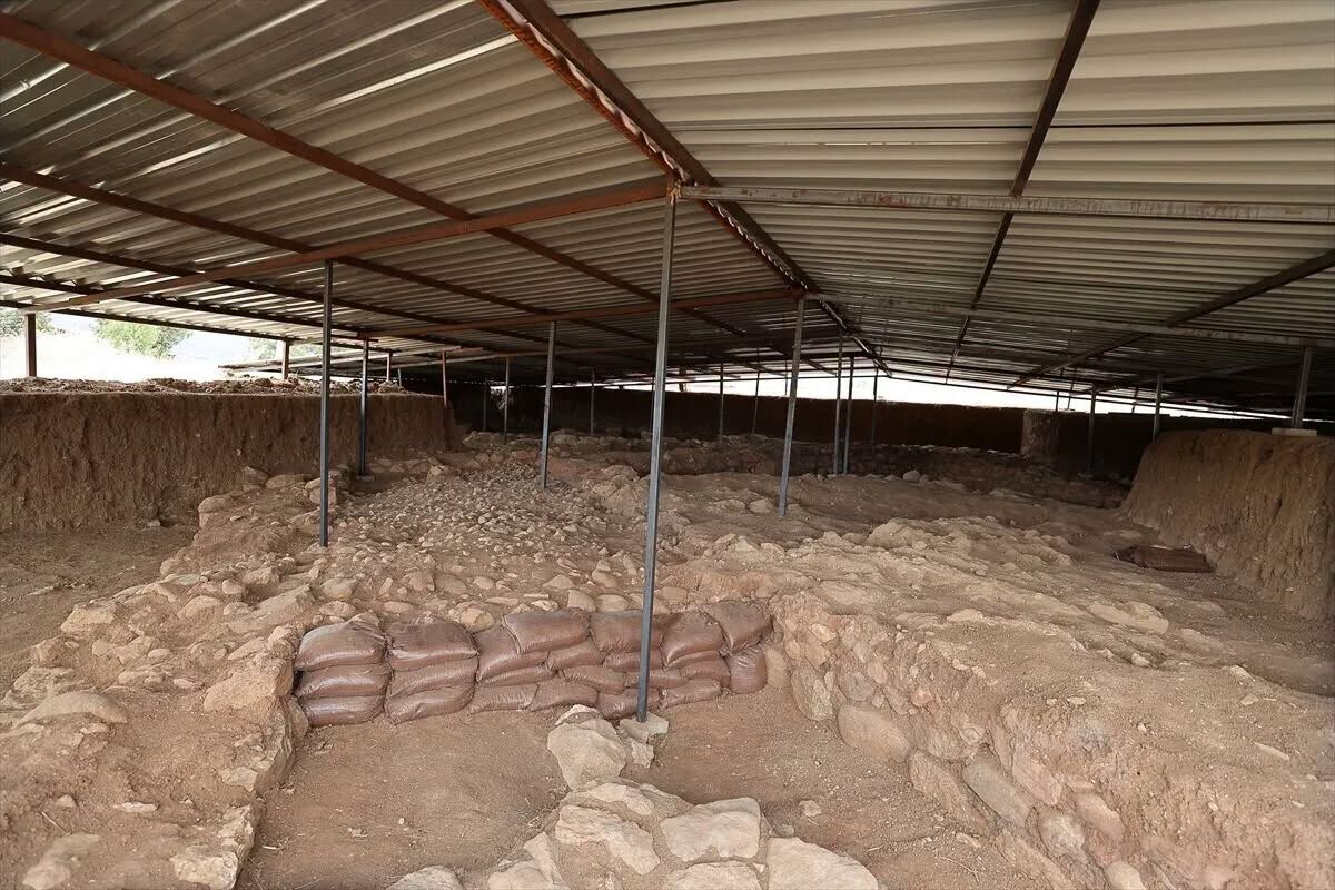 Şapinuva’da 3400 Yıllık Yapının Sırrı Araştırılıyor