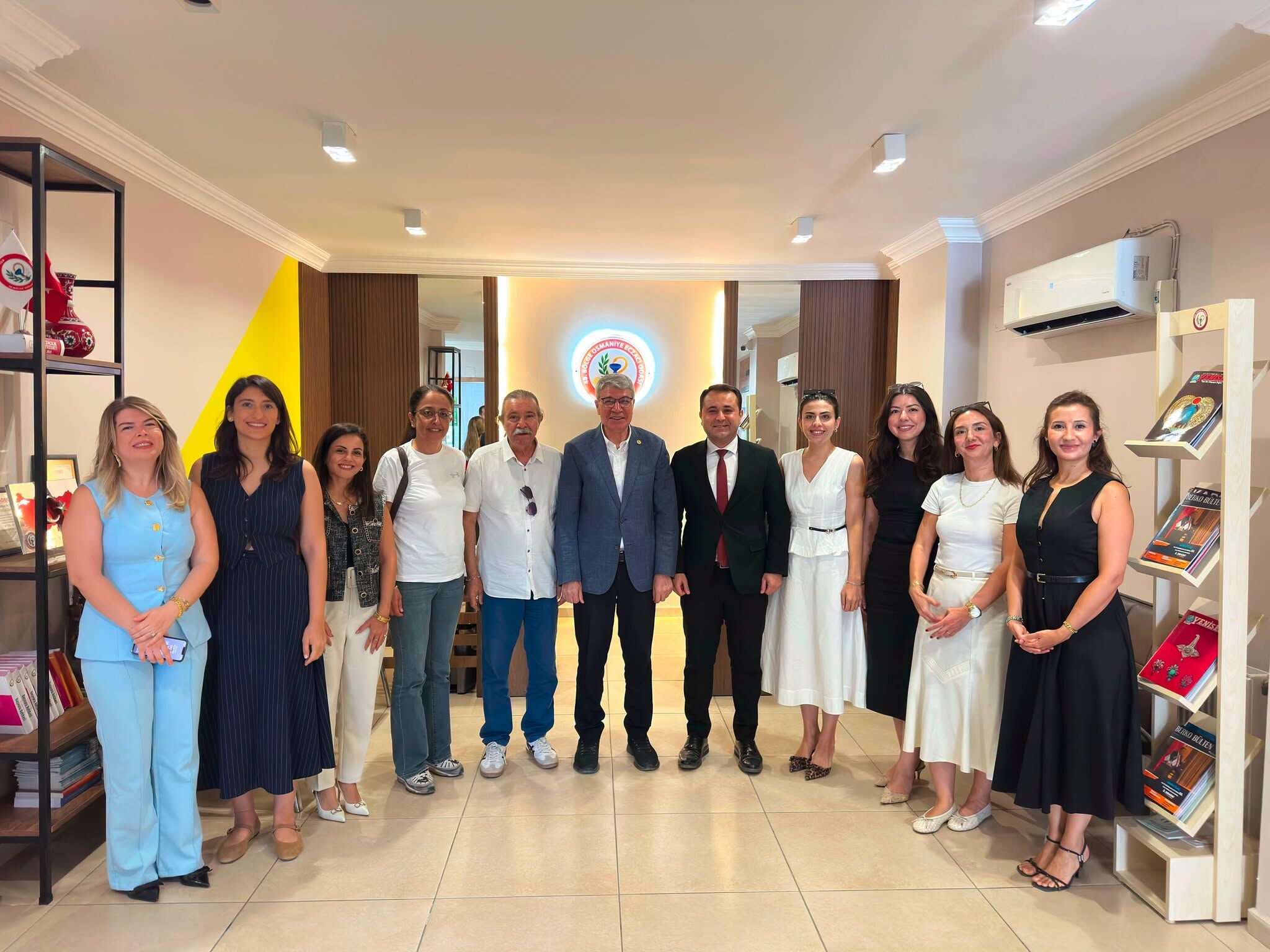 Milletvekili Seydi Gülsoy’dan Eczacı Çağatay Karaman’a Ziyaret-1