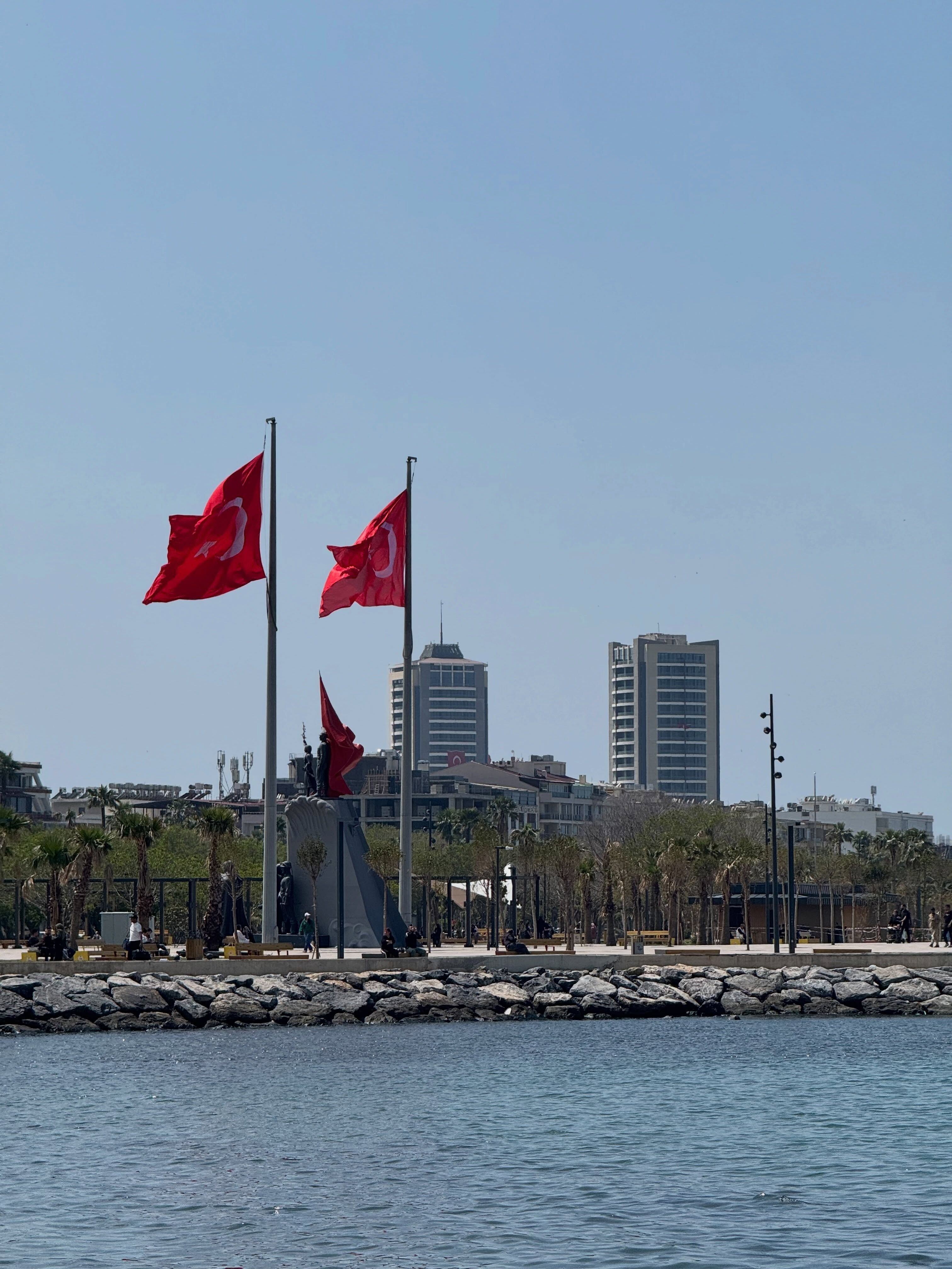 Günaydın dostlar, huzurlu ve güzel bir gün olsun