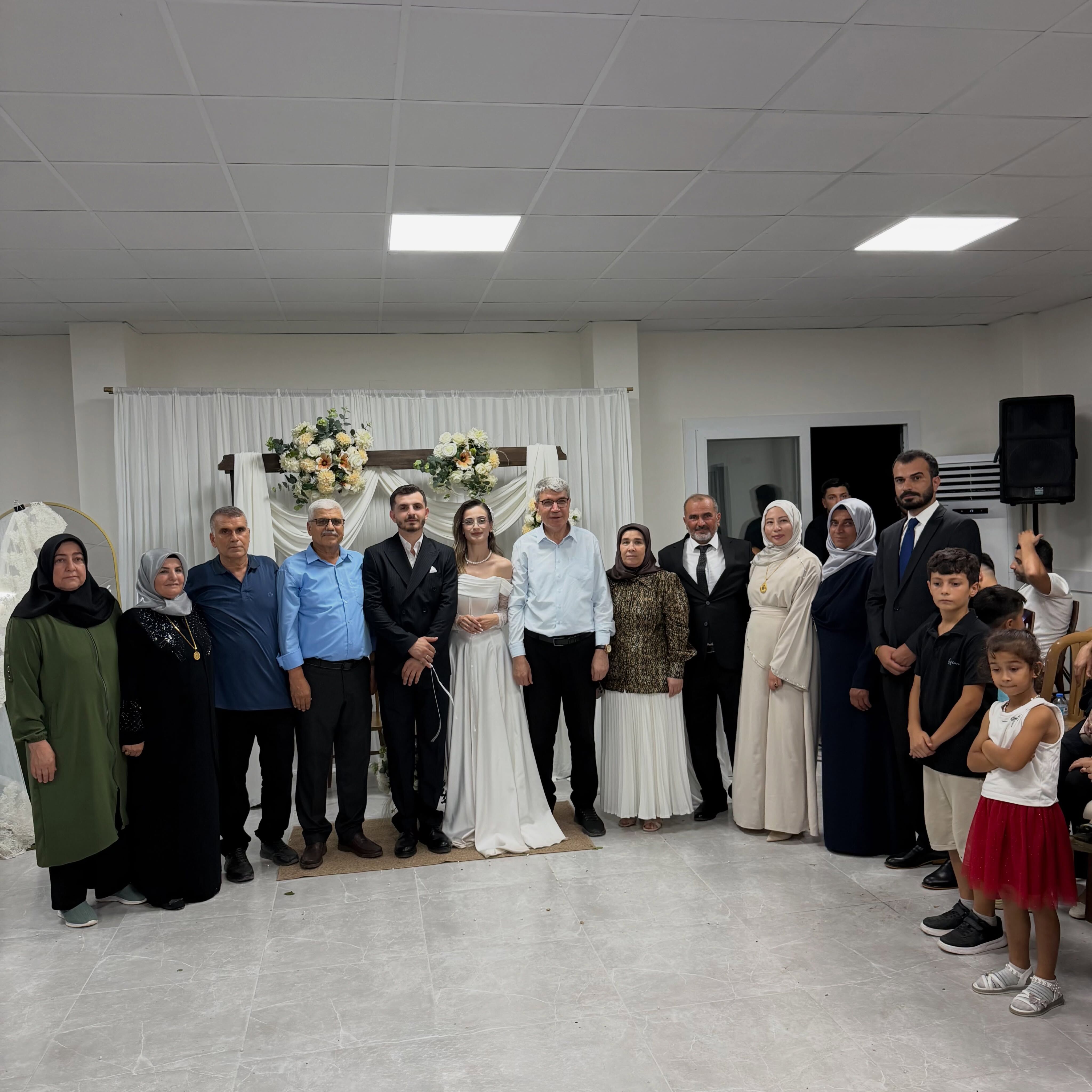 Milletvekili Seydi Gülsoy’dan genç çifte mutluluk dileği