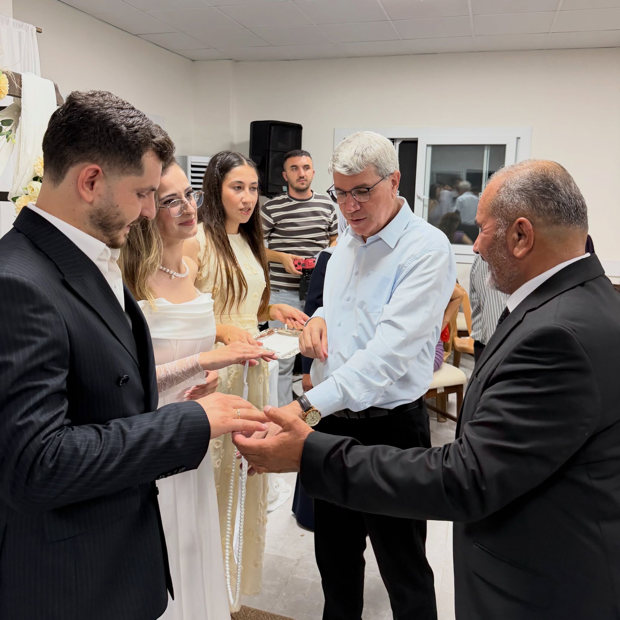 Milletvekili Seydi Gülsoy’dan genç çifte mutluluk dileği