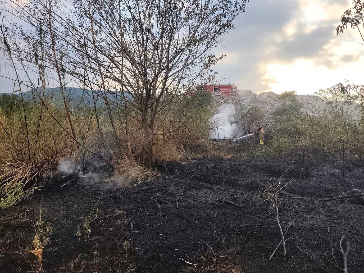 Hatay Defne’de Bahçe Yangını Kısa Sürede Söndürüldü