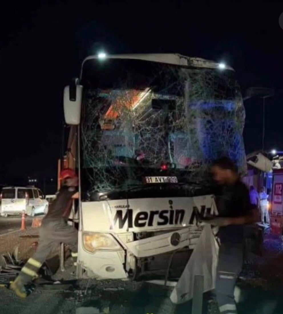 Malazgirt dönüşü kaza 13 Osmaniyeli yaralandı-1