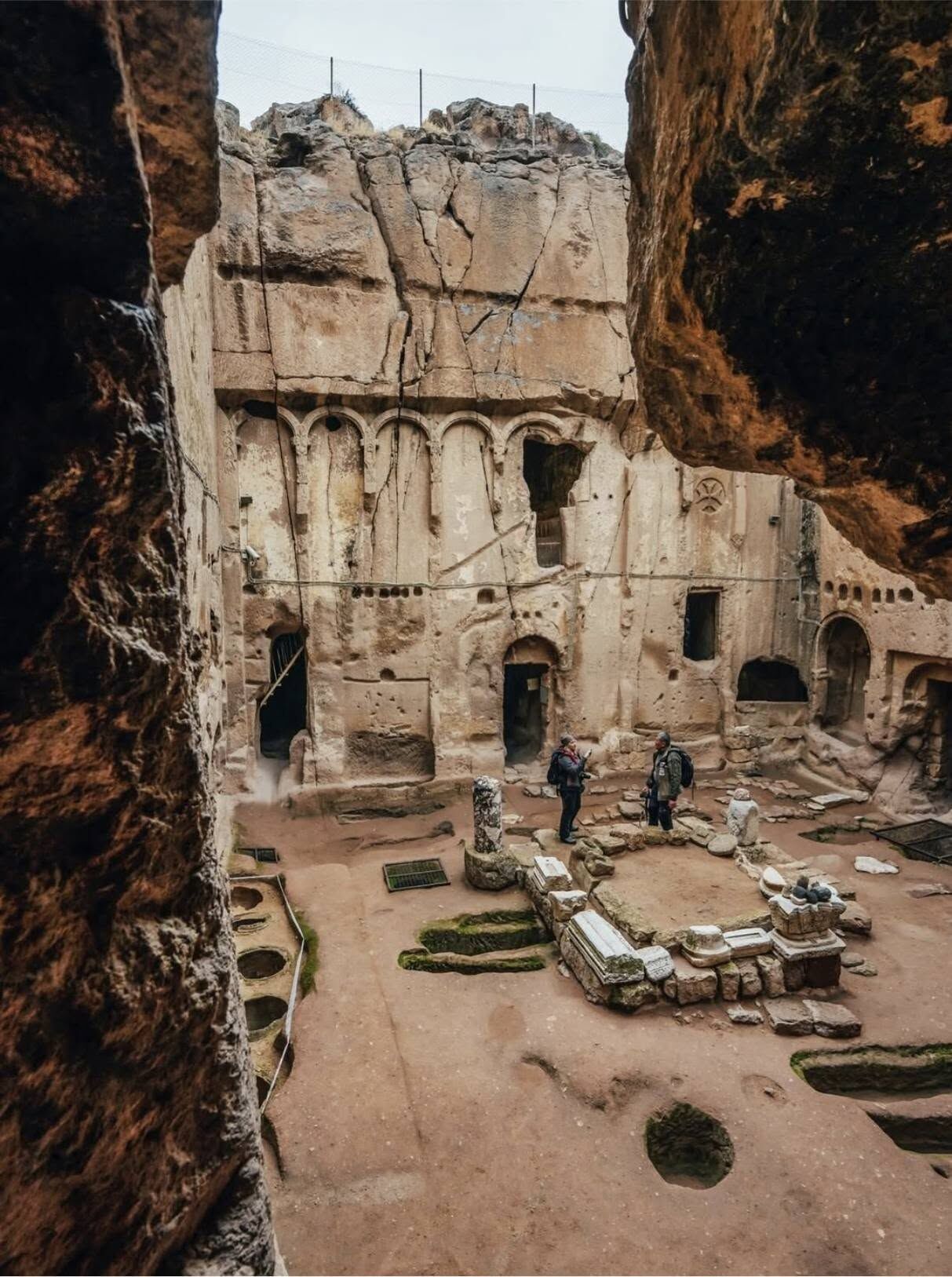 Kayaların İçine Oyulan Gümüşler Manastırı-1