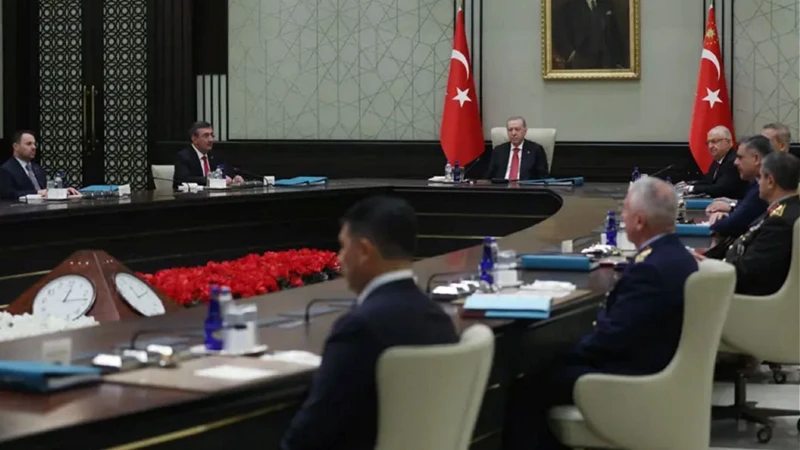 A S K E R İ Ş U R A