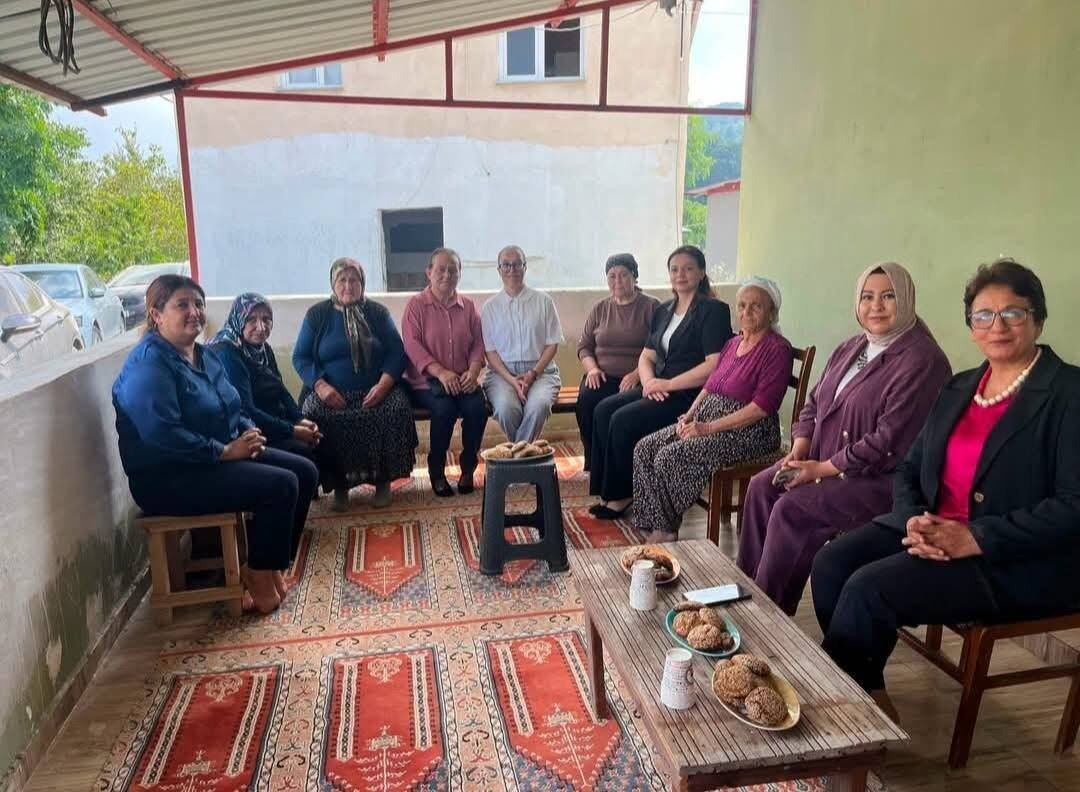 Ak Parti Heyeti Karagöl Yaylası’nda Vatandaşlarla Buluştu3