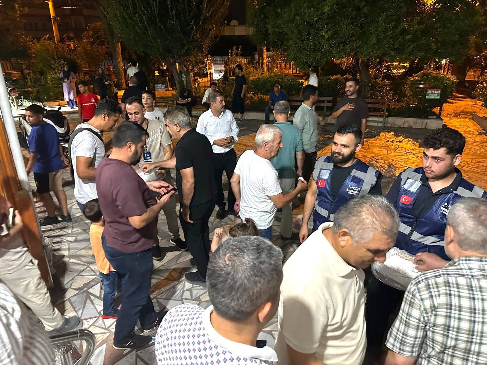 Anahtar Parti’den Osmaniyelilere Kandil İkramı (5)