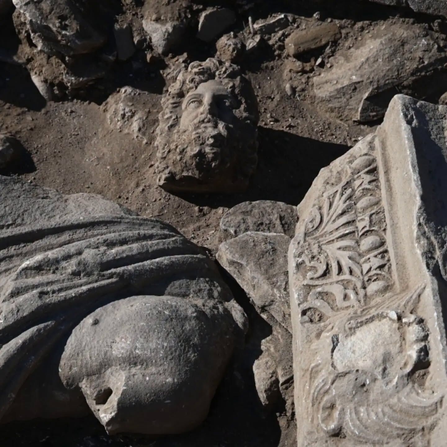 Antalya’da Aspendos Kazılarında Tarihi Heykel Bulundu4