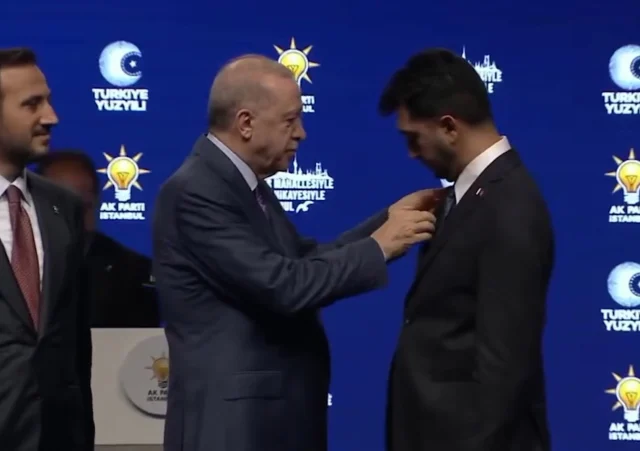 Chp'li İki Belediye Başkanı Ak Parti'ye Geçti (1)