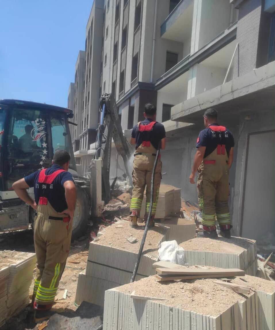 Defne’de Şantiye Yangını Kısa Sürede Söndürüldü
