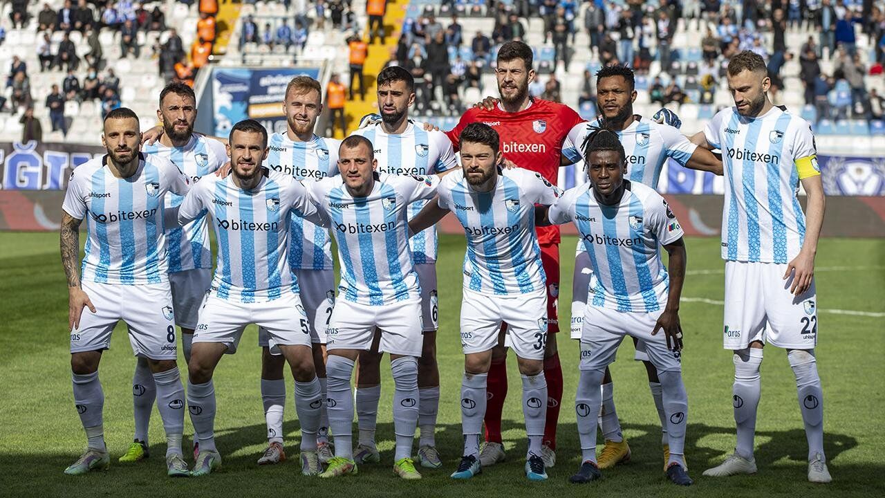 Erzurumspor Taraftarı Stadyumuna Kavuştu Mu3