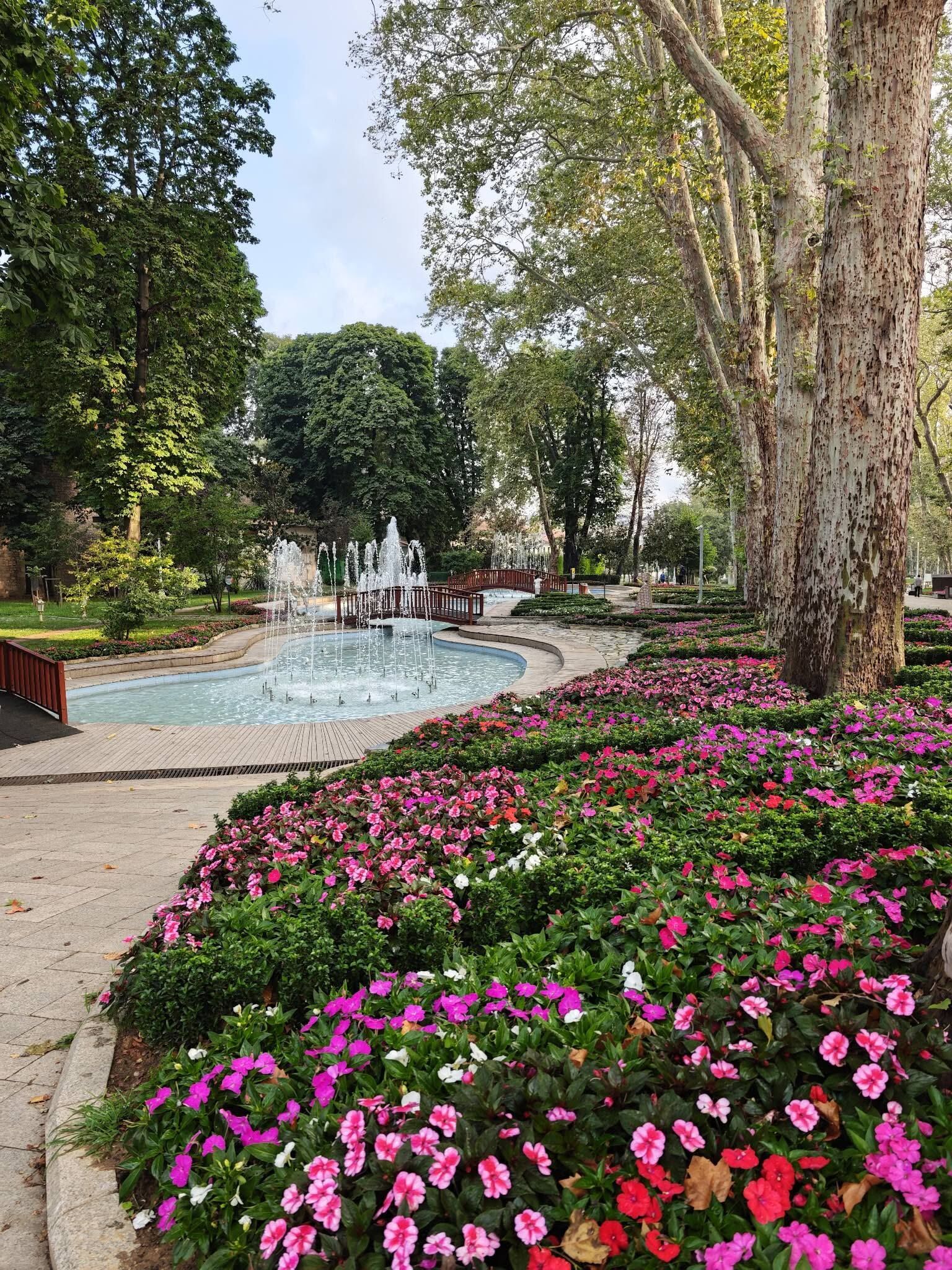 Gülhane Parkı Neden İstanbul’un Gözdesi Olmayı Sürdürüyor3