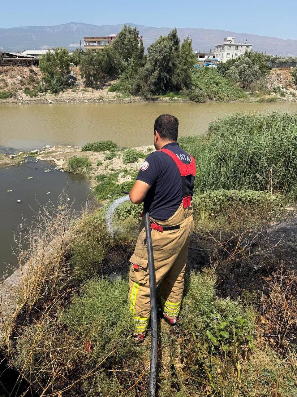 Hatay Antakya’da Otluk Yangını Büyümeden Söndürüldü2