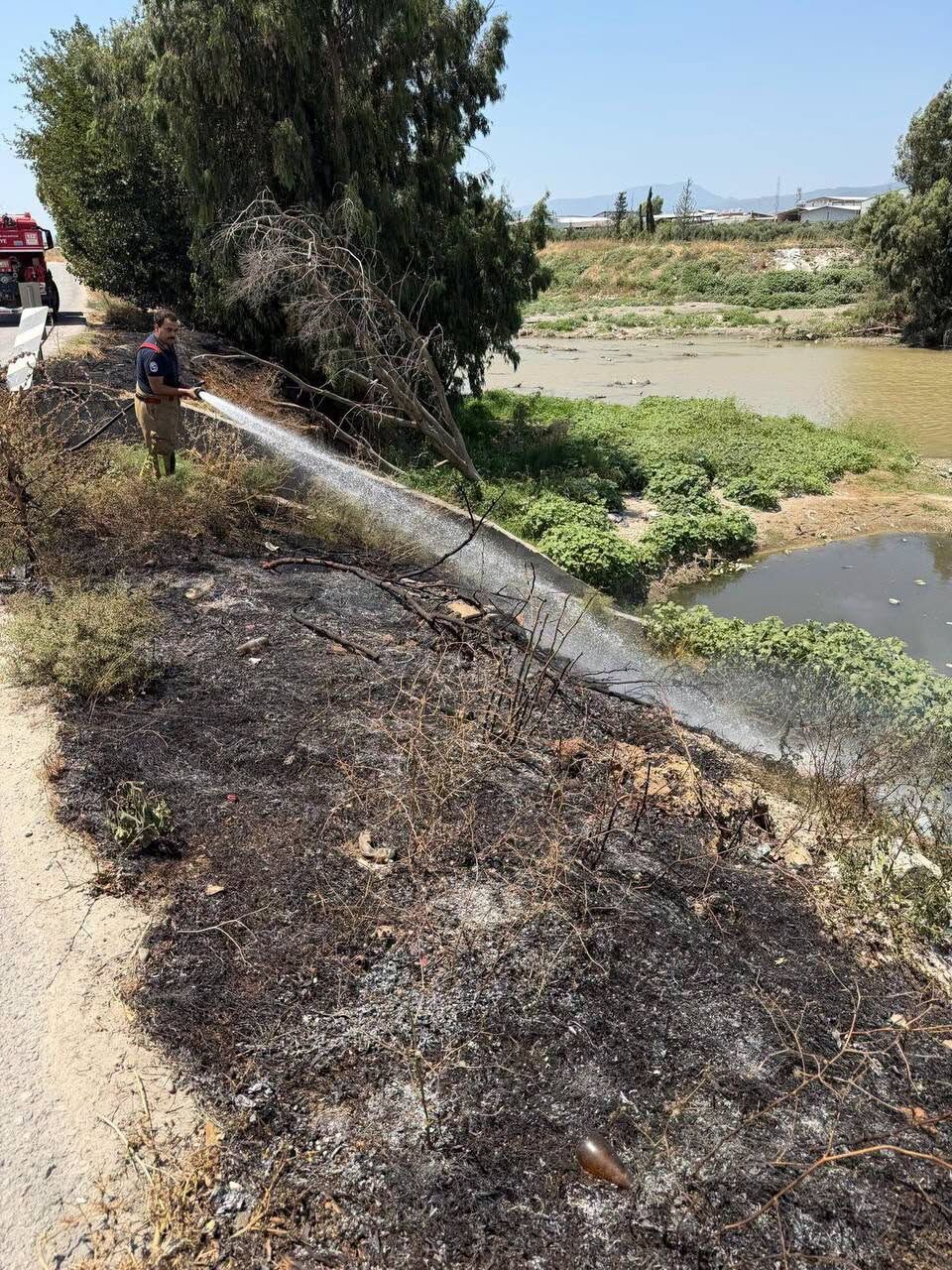 Hatay Antakya’da Otluk Yangını Büyümeden Söndürüldü3