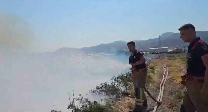 Hatay Antakya’da Sazlık Yangını Kısa Sürede Söndürüldü5