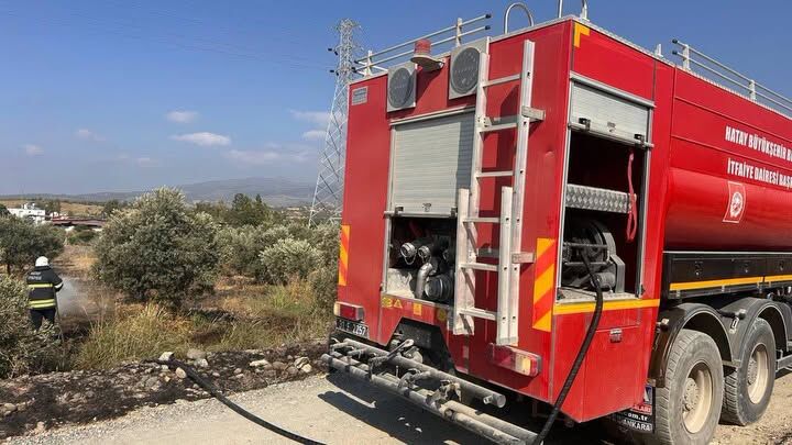 Hatay Arsuz’da Bahçe Yangını Kısa Sürede Söndürüldü6