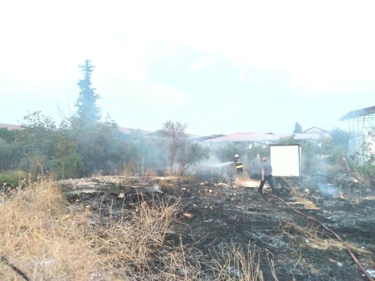 Hatay Hassa’da Bahçe Yangını Büyümeden Söndürüldü2