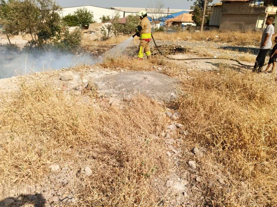 Hatay Kırıkhan’da Bahçe Yangını Paniğe Neden Oldu2