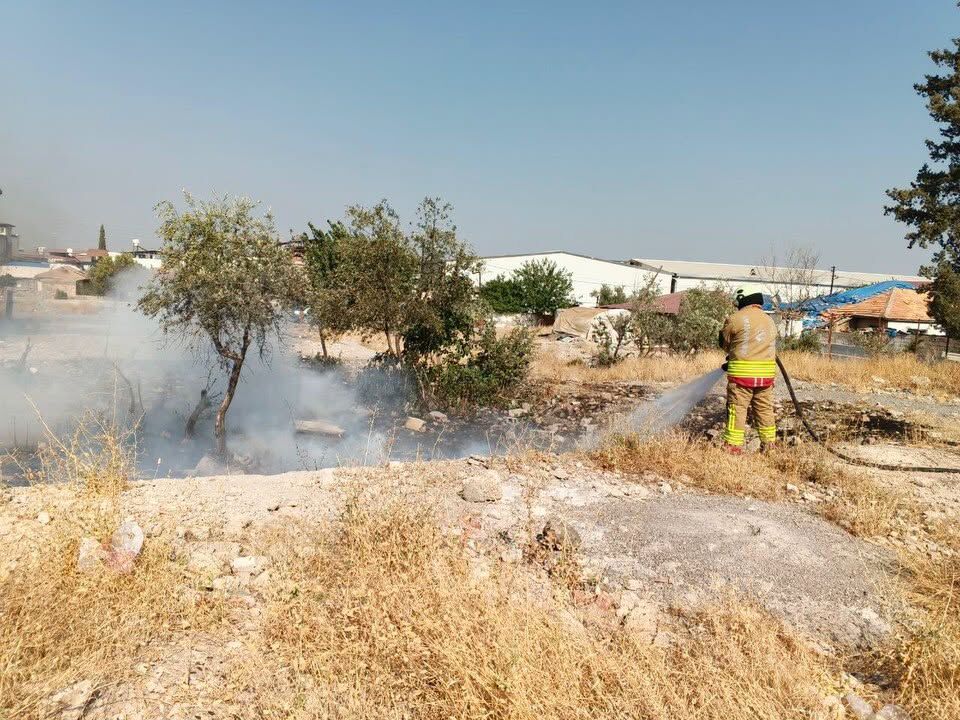 Hatay Kırıkhan’da Bahçe Yangını Paniğe Neden Oldu3