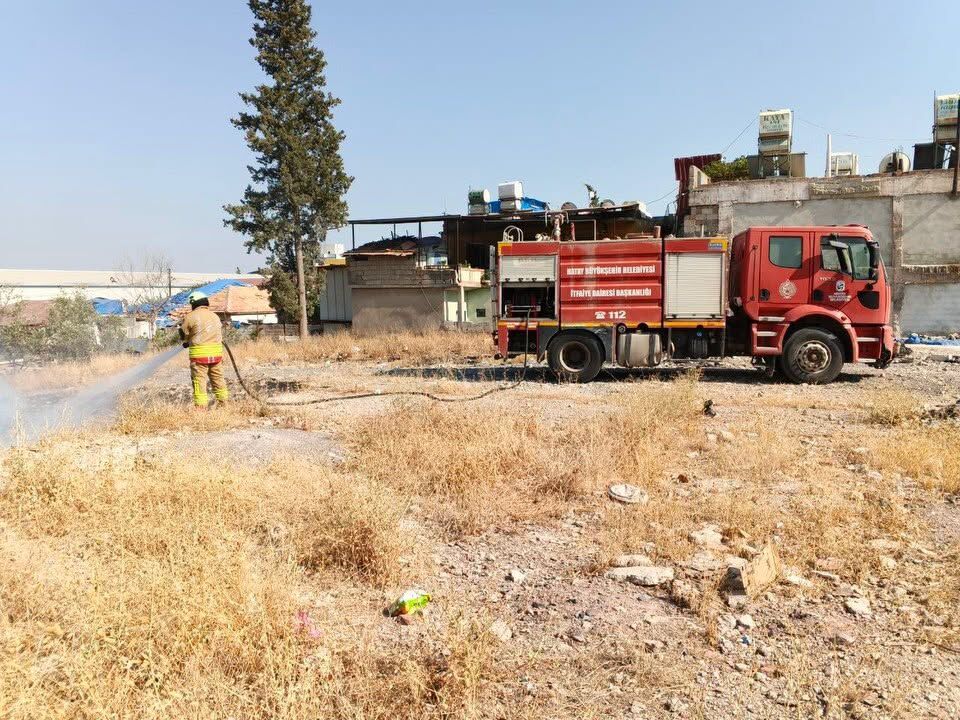 Hatay Kırıkhan’da Bahçe Yangını Paniğe Neden Oldu4