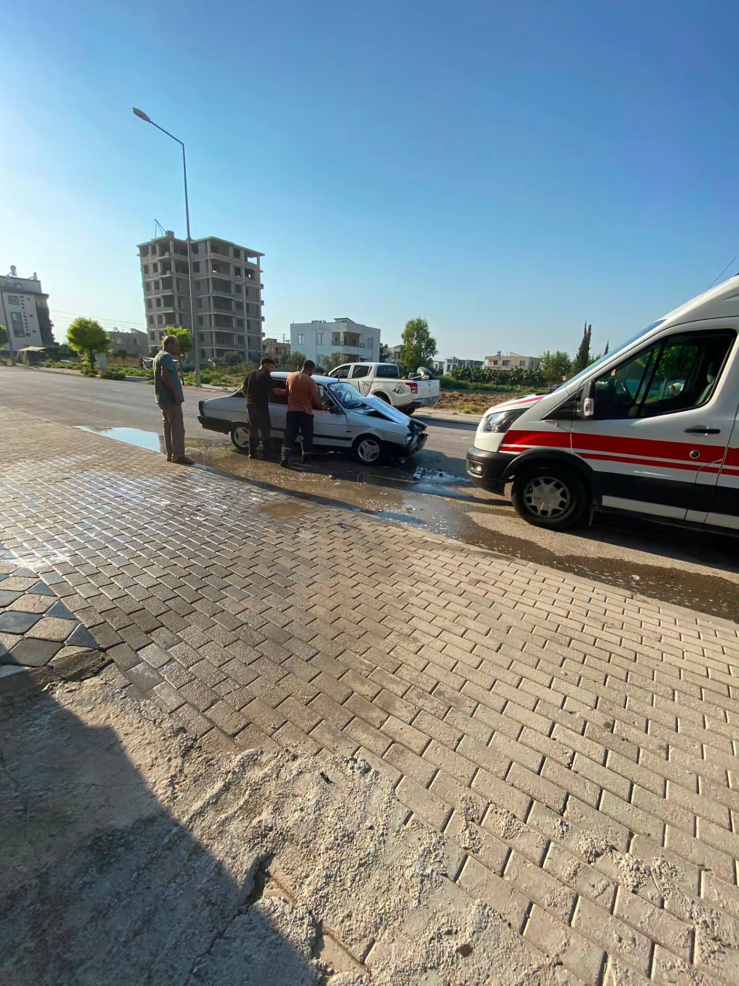 Kadirli’de Pikap Ile Otomobil Çarpıştı