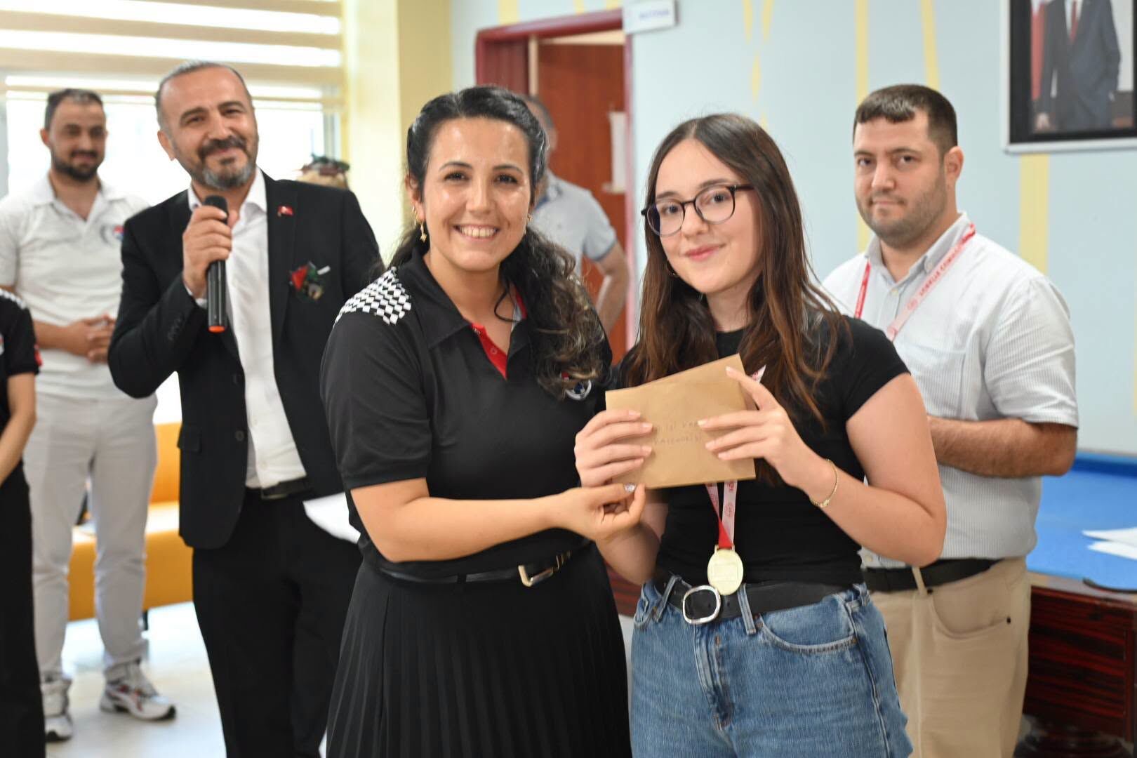 Kadirli’de Satranç Şampiyonlarına Ödülleri Verildi (3)