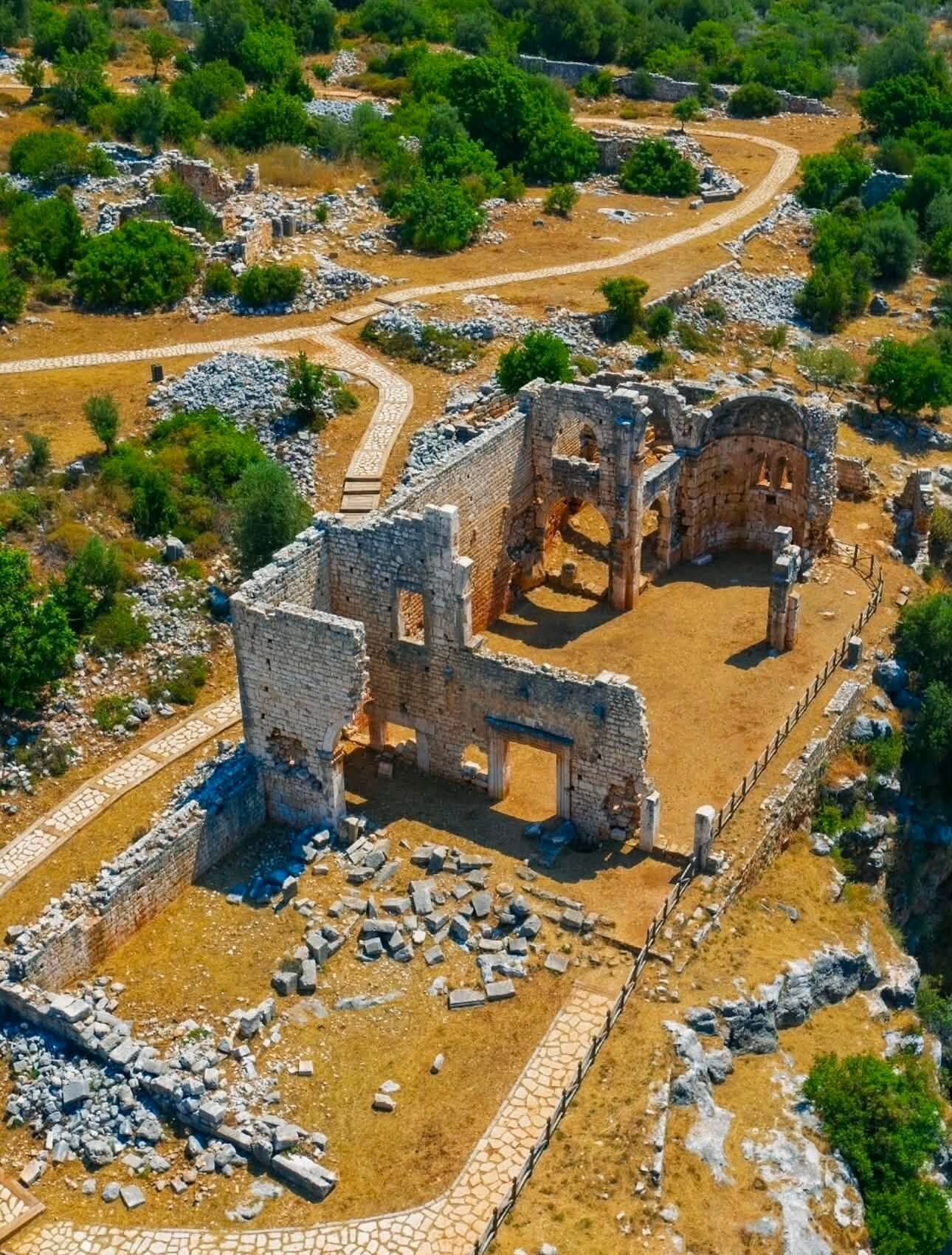 Mersin’de Zamanın İzlerini Taşıyan Kanlıdivane Nerede3