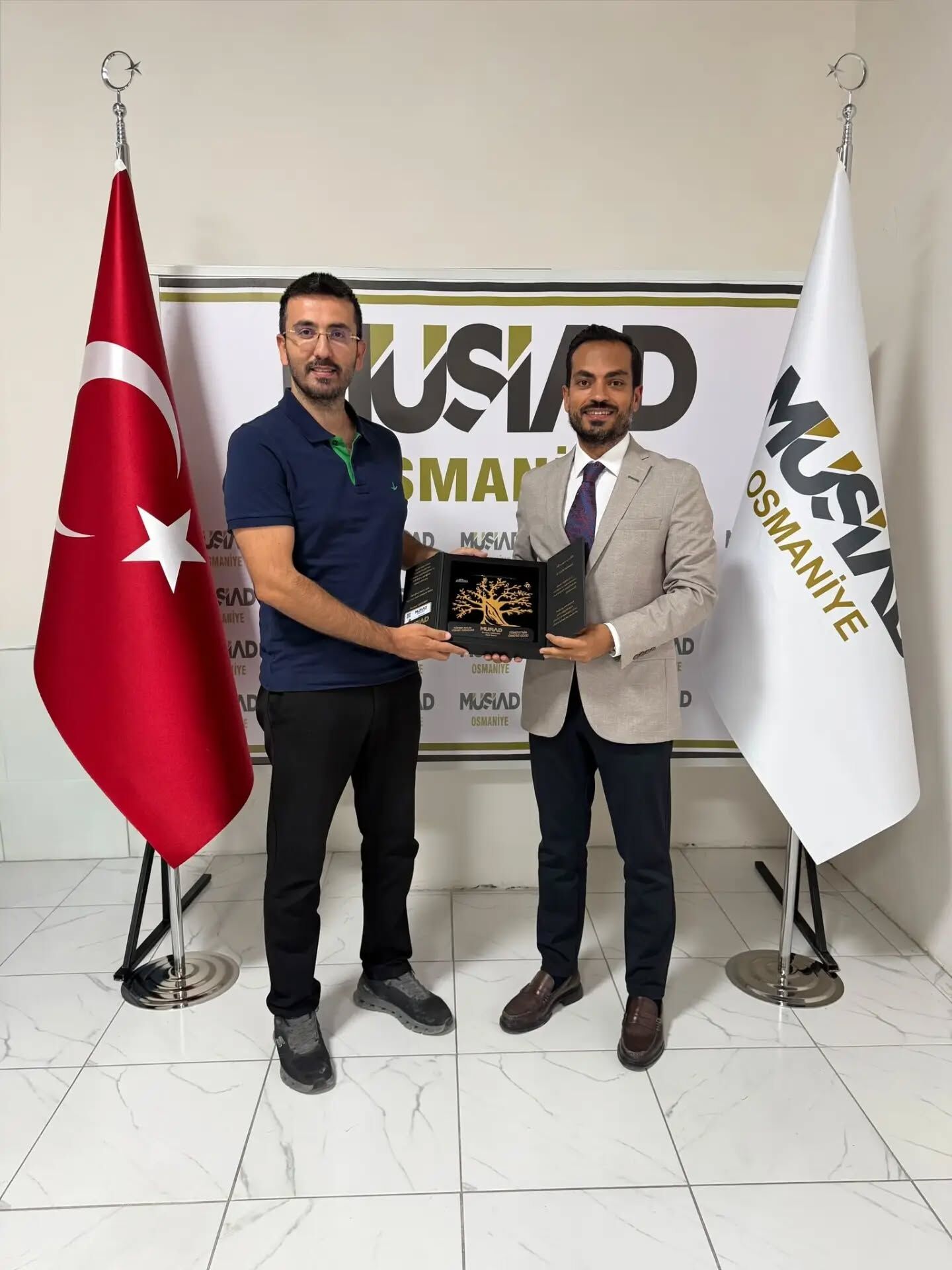 Müsi̇ad Osmaniye’de Yeni Üyelere Hediye Verildi3