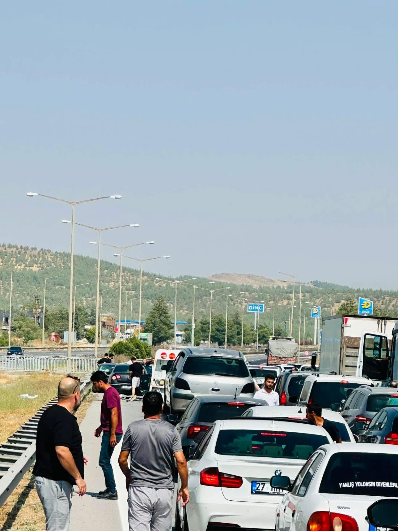 Nurdağı–Gaziantep Yolu Kapandı Mı Kaza Sonrası Trafik Aksadı (4)