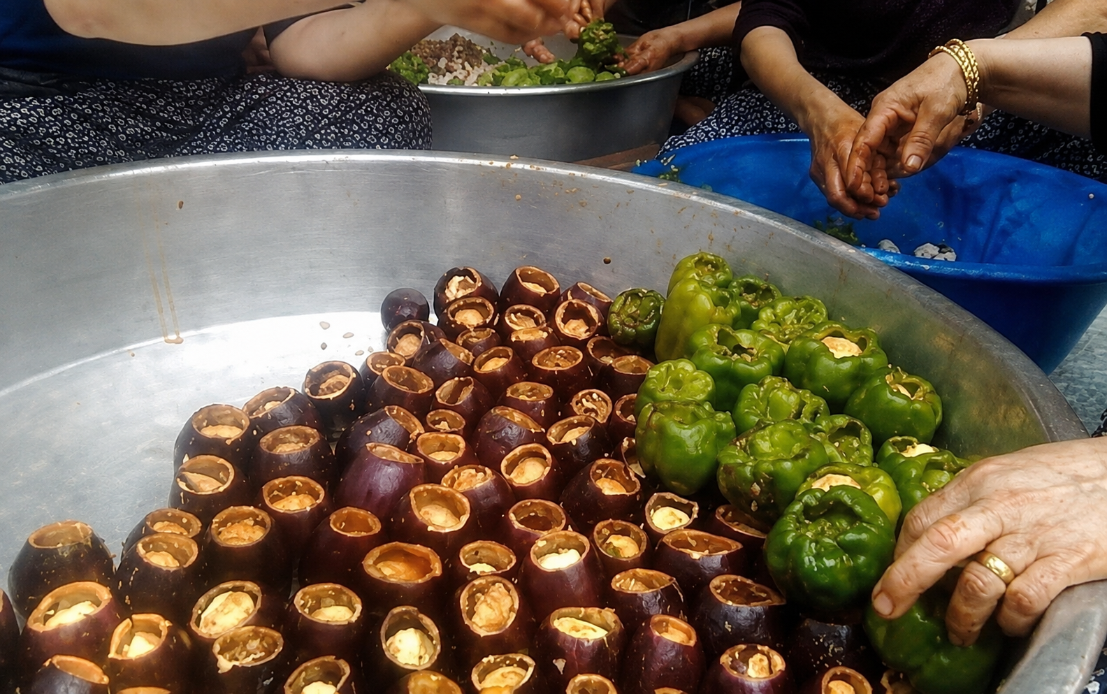 Osmaniye Düğünlerinde Kazanlar Sarma Ve Dolmayla Doluyor 4