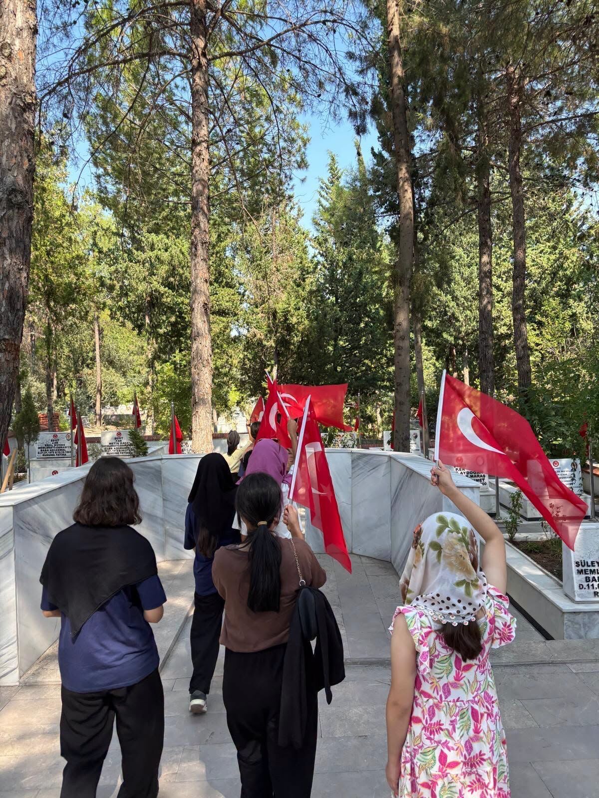 Osmaniye’de Çocuklar Şehitleri Dualarla Andı2