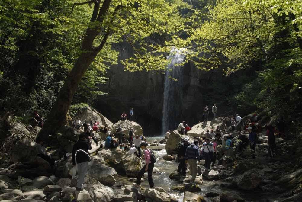 Sakarya’daki Doğançay Şelalesi Doğaseverleri Büyülüyor3