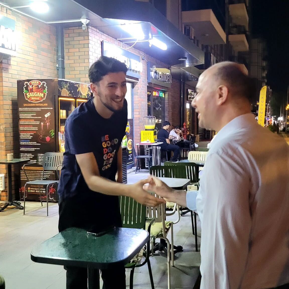 Vali Serdengeçti, Gece Esnaf Ve Vatandaşlarla Buluştu (6)