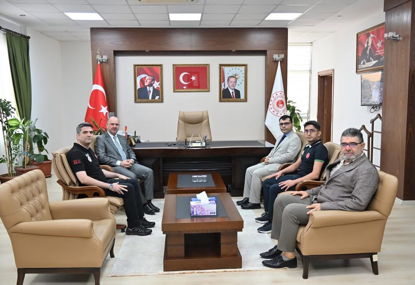 Vali Serdengeçti’den İl Müdürlüğüne Ziyaret2