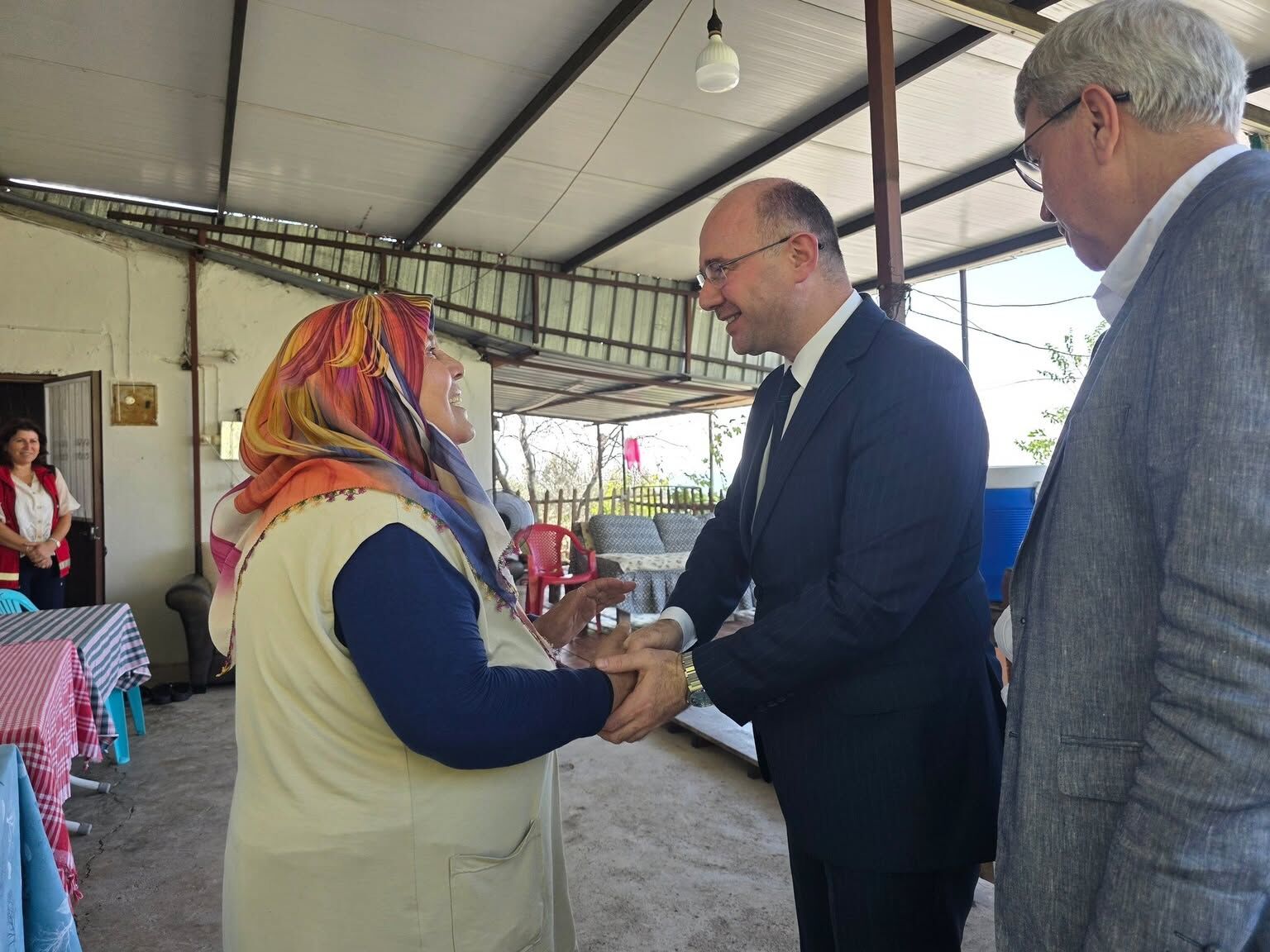Vali Serdengeçti’den Şehit Ailesine Ziyaret (2)
