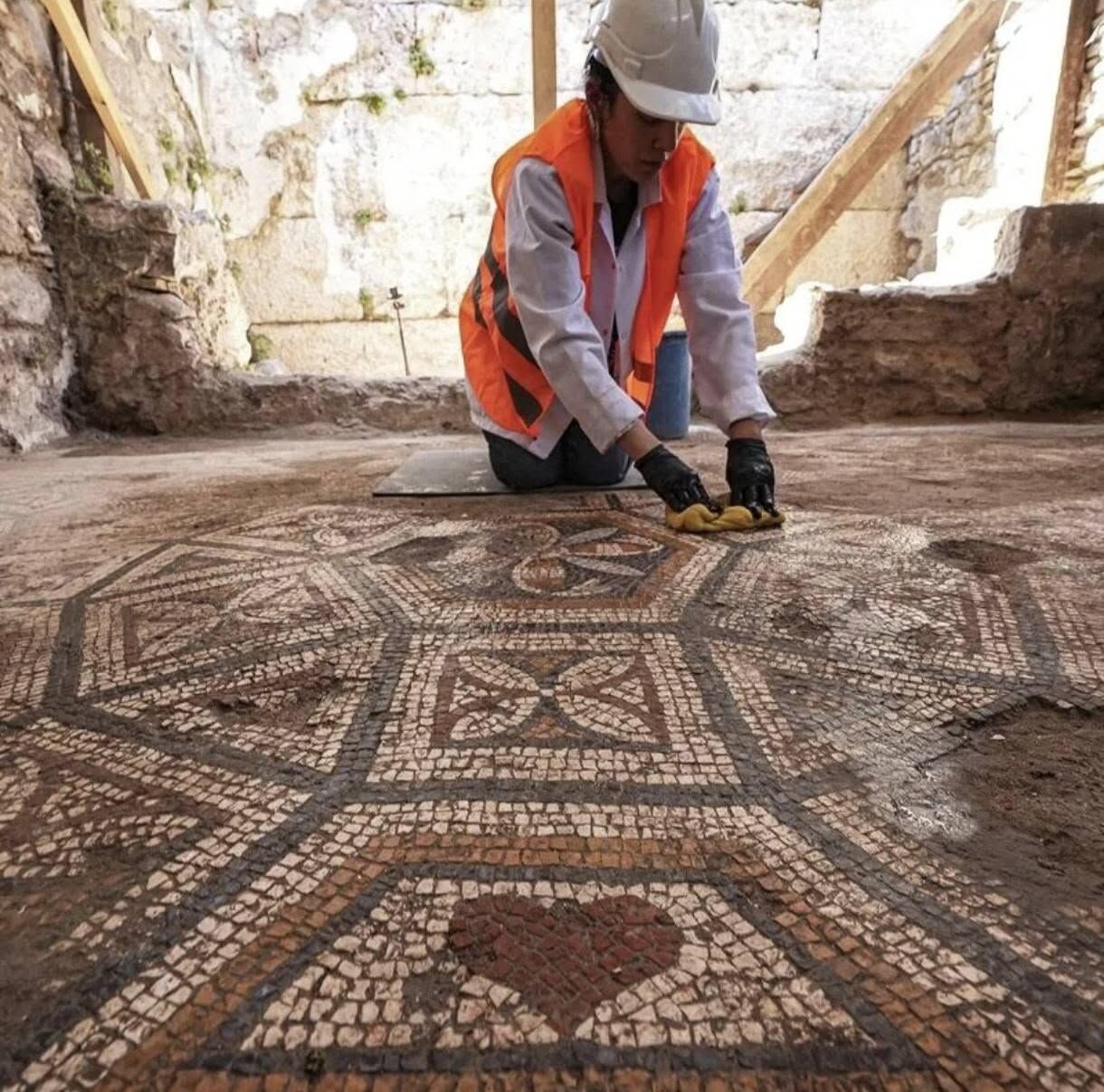 İzmir’de 1500 Yıllık Smyrna Mozaikleri Gün Yüzüne Çıktı-1