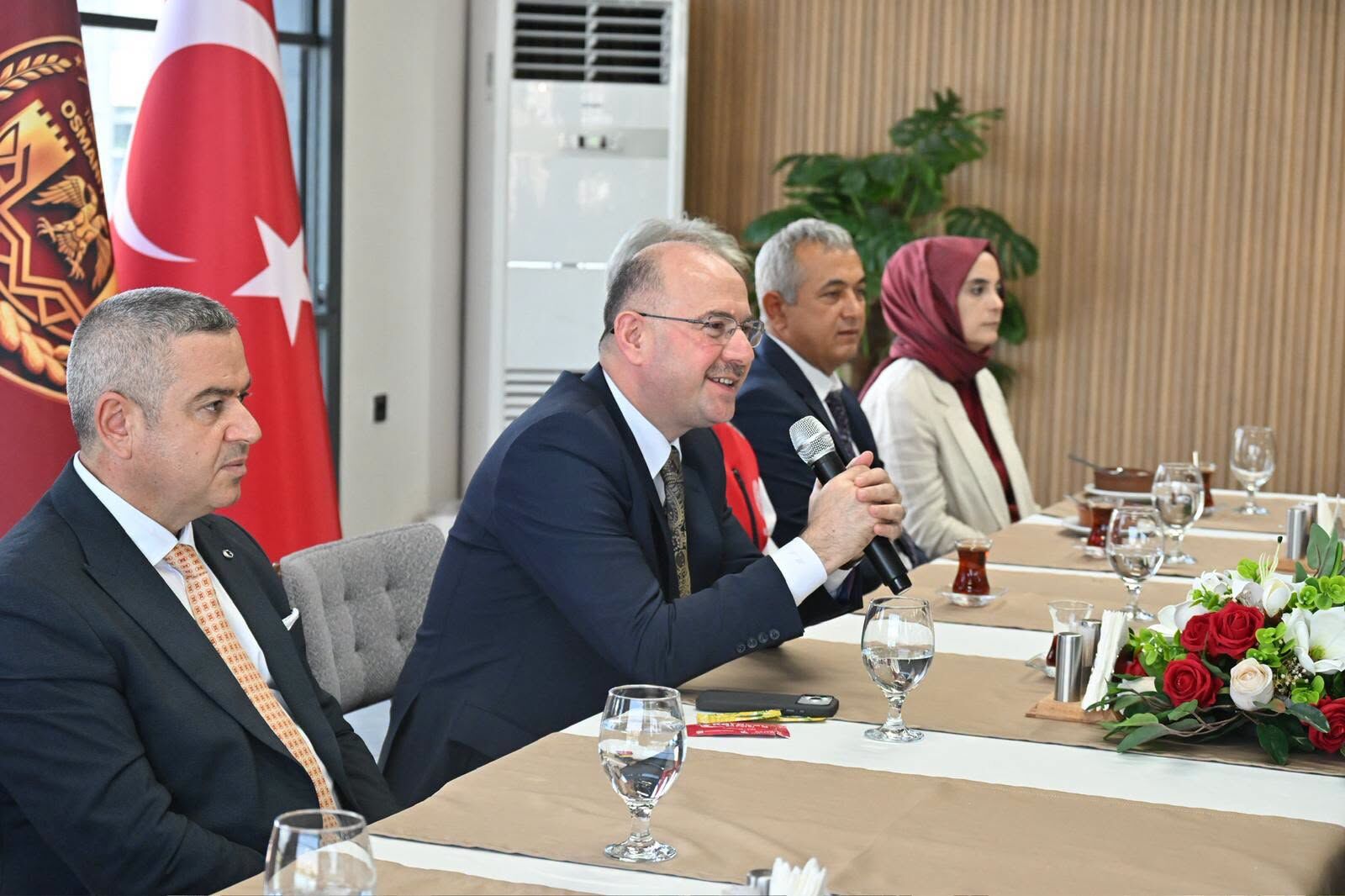 Osmaniye Valisi Serdengeçti Koruyucu Ailelerle Buluştu