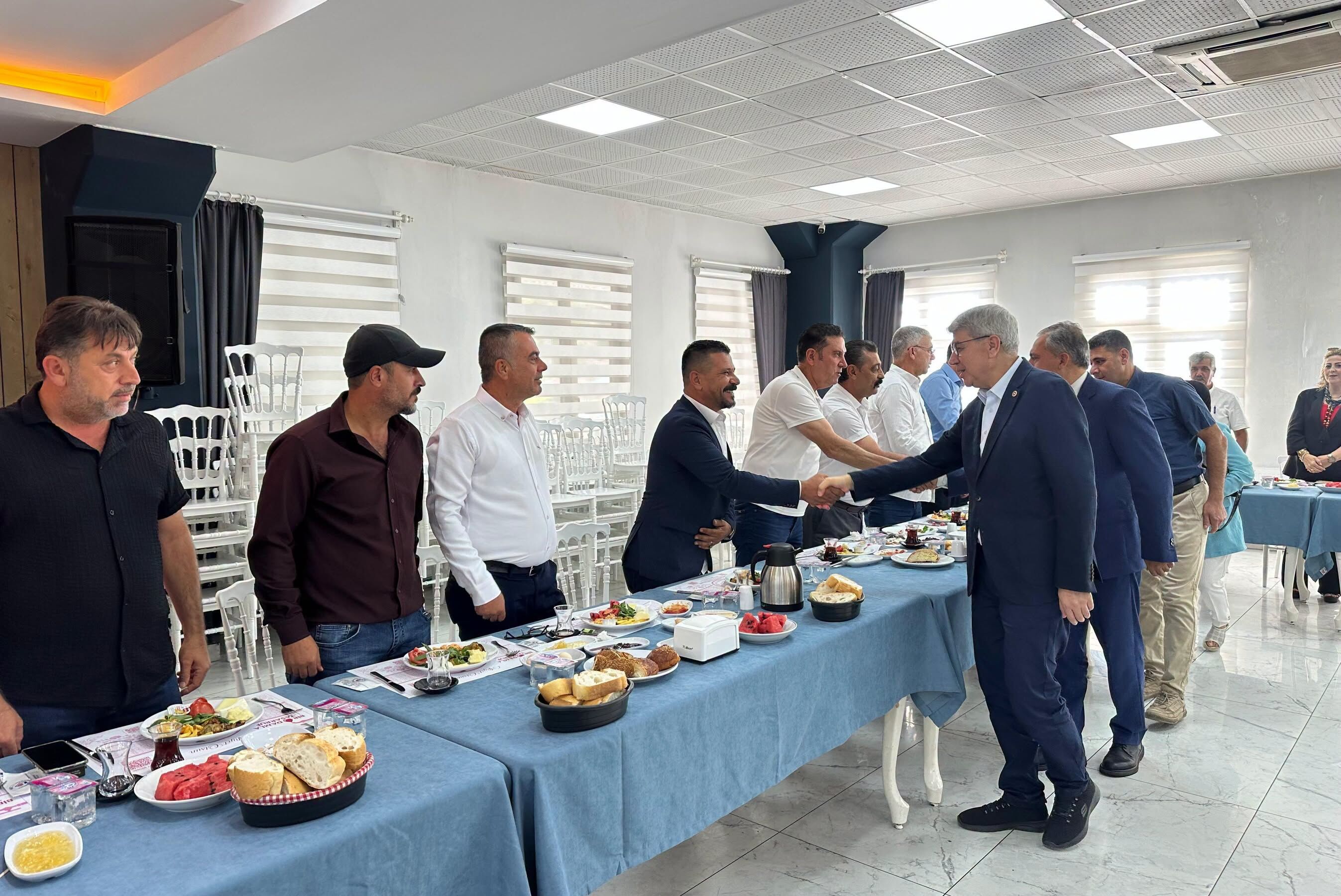 Milletvekili Gülsoy ve Başkan Çenet Muhtarlarla Buluştu