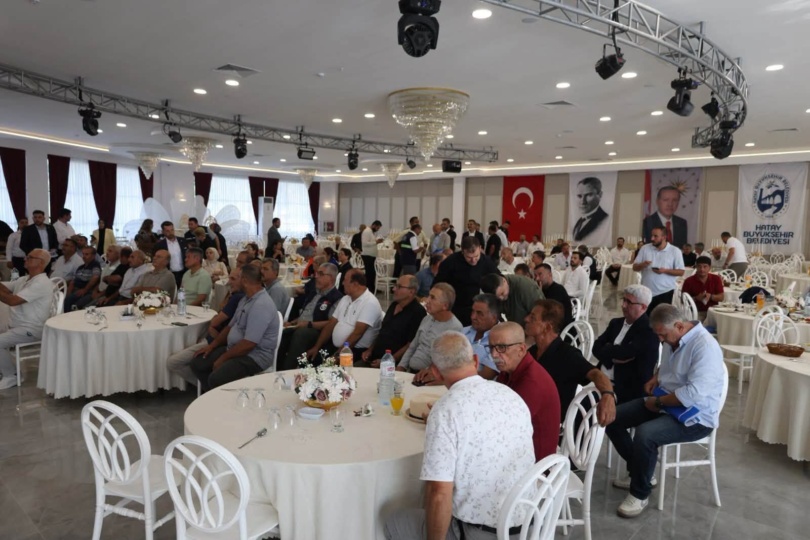 Hatay’da Belediye Başkanı Öntürk 3 İlçede Muhtarlarla Buluştu