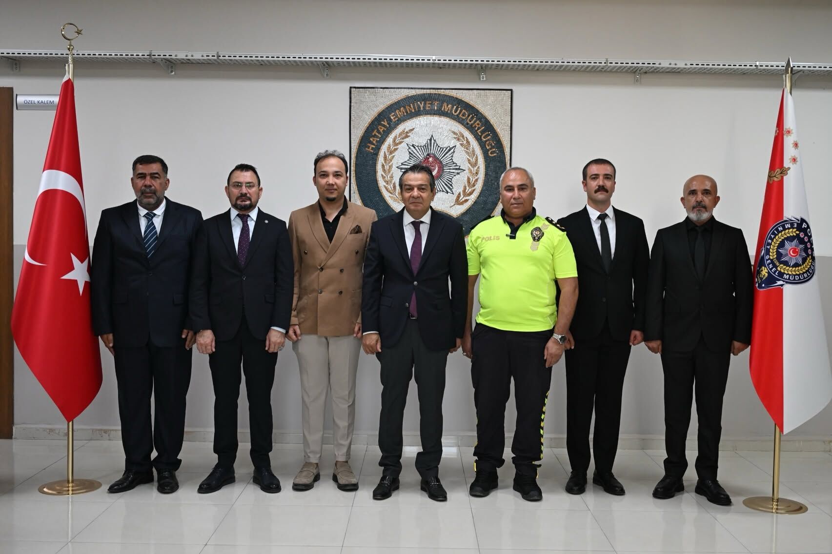 Hatay Emniyet Müdürü Yılmaz Başarılı Personeli Ödüllendirdi