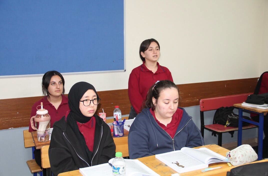 Erzin Kaymakamı Akpınar'dan Liseye Ziyaret
