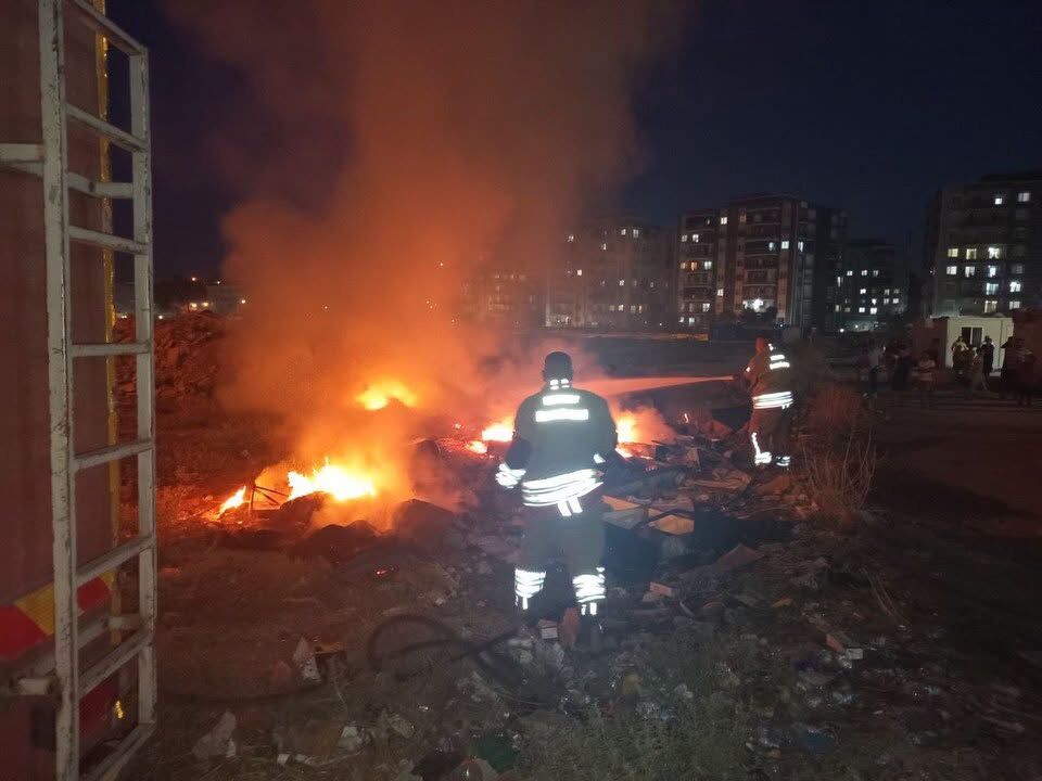 Kırıkhan ve İskenderun’da Yangınlara İtfaiye Müdahalesi-1