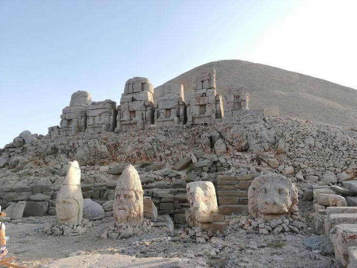 Nemrut Dağı'nda 2 Bin Yıllık Tarihin İzleri