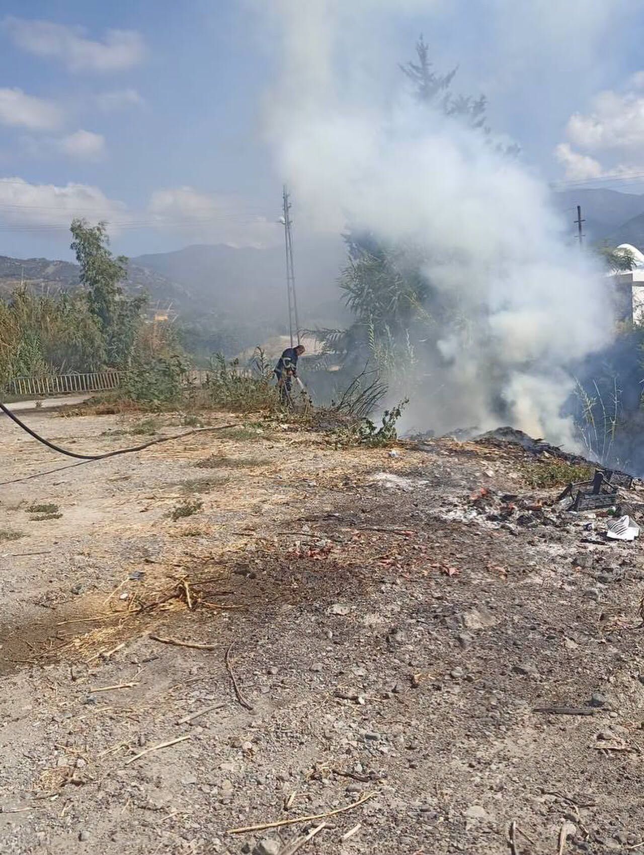 Hatay’da 4 İlçede Yangın Alarmı İtfaiye Seferber Oldu